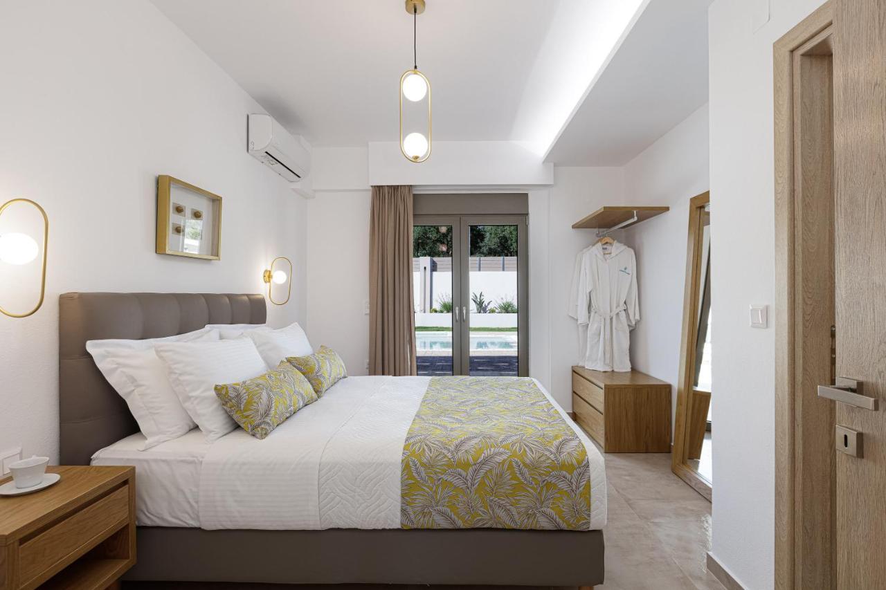 Koin Villa Sunset, With Heated Pool & Whirlpool, By Thinkvilla Pérama Kültér fotó