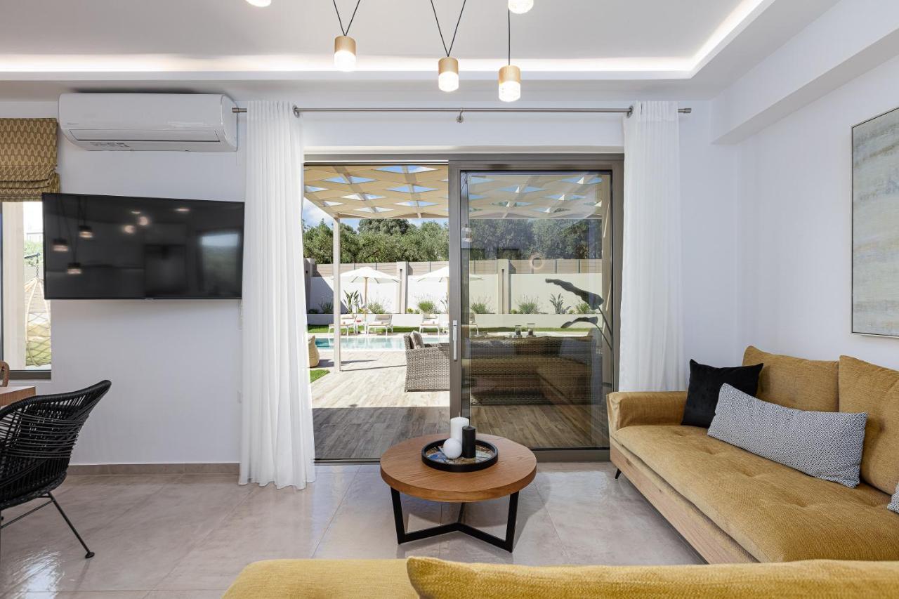Koin Villa Sunset, With Heated Pool & Whirlpool, By Thinkvilla Pérama Kültér fotó